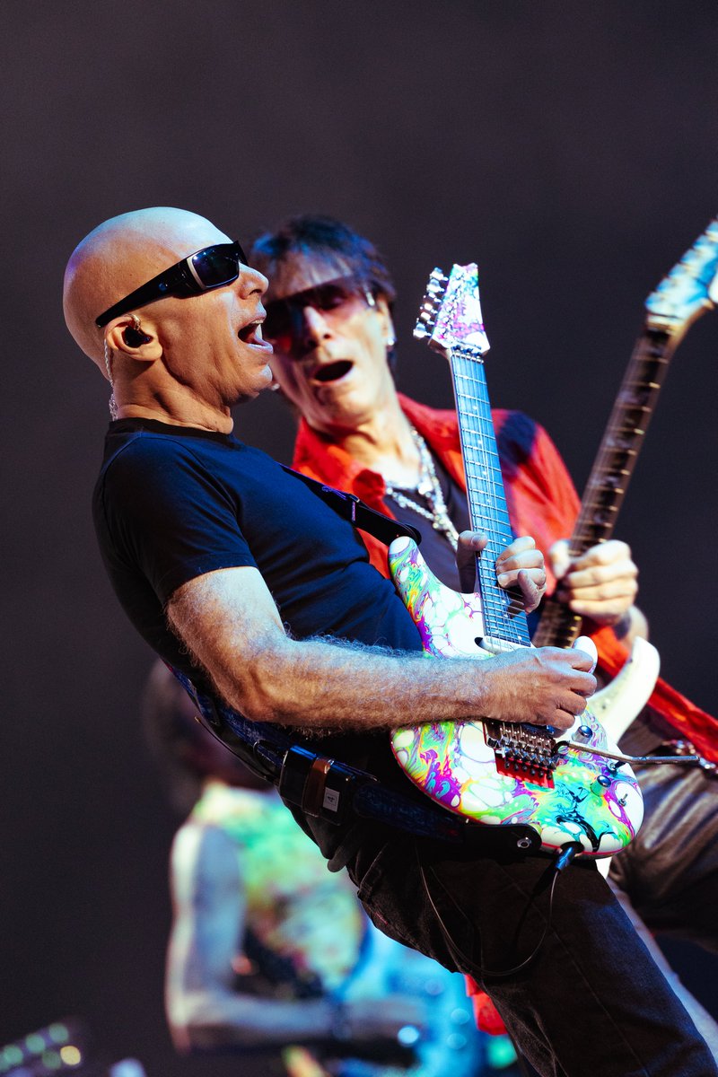Joe Satriani tweet media