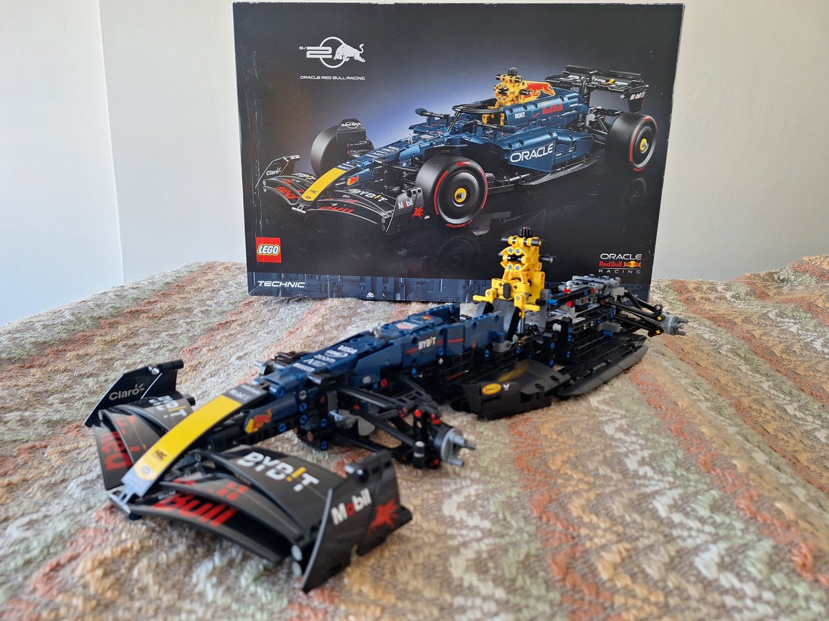 JunaidSamodien_'s tweet image. Whilst OG @redbullracing announces org structural changes, Adrien New-tree has approved the front wing for Rare Bull Racing, and has give the not to mount it to the running chassis. @LEGO_Group @LegoCertifiedSA #RedBull