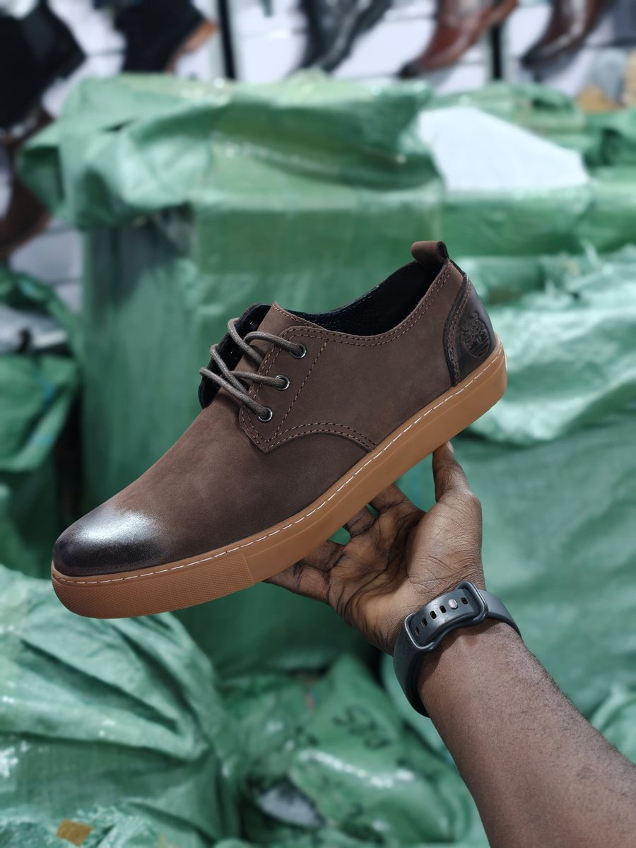 DM kicks 🇺🇬 the shoe plug 👟 tweet media