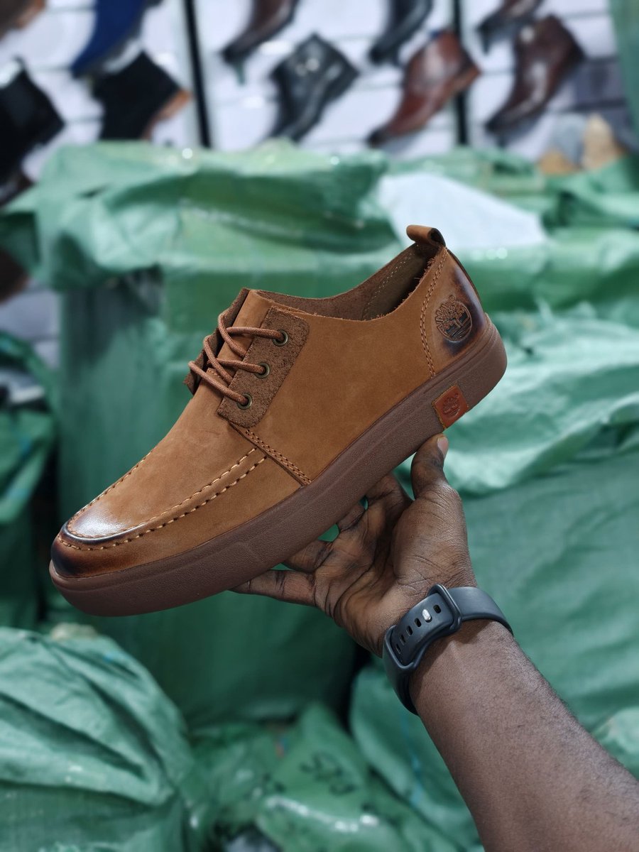 DM kicks 🇺🇬 the shoe plug 👟 tweet media