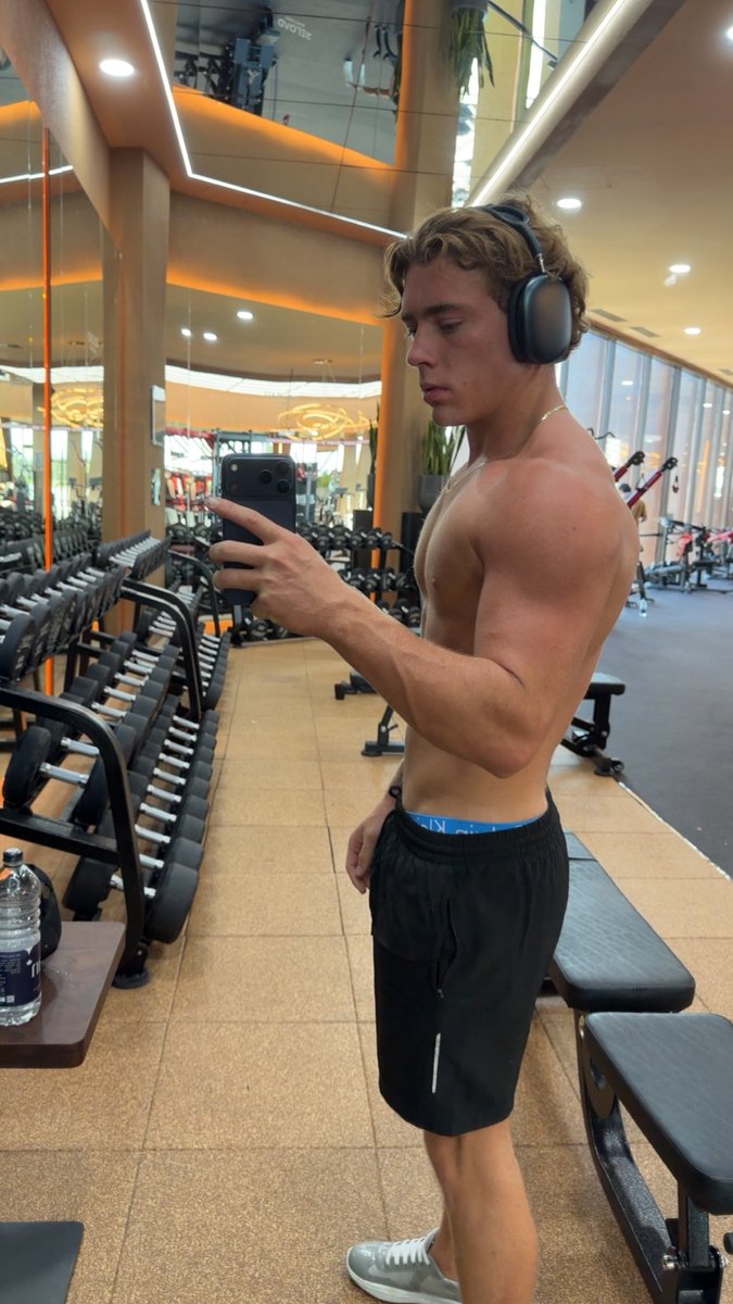 BiigCee8's tweet photo. 💪🏽😈💪🏽 https://t.co/TzW68aBxNJ