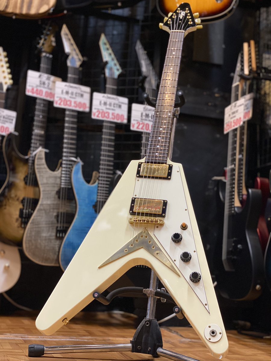 esptechhouse's tweet image. ‍[中古入荷]
Navigator Custom Order '58FV 【USED】

'58オリジナルを再現したオーダーメイド品✨️
ボディ/ネックにコリーナを採用👀
オールラッカーとなっております！

ハードケース付属
￥578,000-にて販売開始❕
#テクハスタッフたがわ
#御茶ノ水 #ESP #ギター #エレキギター