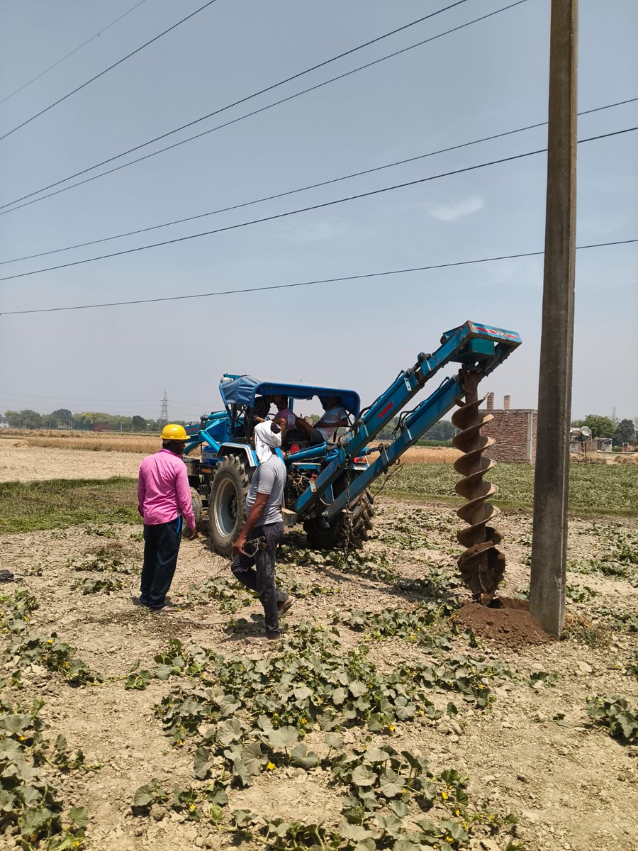 PuVVNLKAUSHAMBI's tweet image. #RDSS
जनपद कौशाम्बी के खण्ड मंझनपुर के उपकेंद्र महेवाघाट से पोषित फीडर महेवाघाट में RDSS योजना के अन्तर्गत विद्युत सुचारू को बेहतर बनाने के लिए क्षतिग्रस्त पोल बदलने का कार्य किया जा रहा है
@UPPCLLKO
@PuVVNLHQ
@aksharmaBharat
@ChairmanUppcl