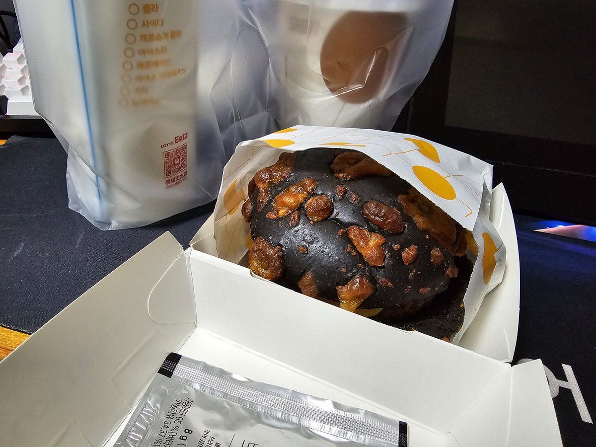 천의칠 tweet media