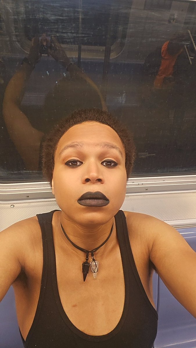YinKinjo's tweet photo. Subway Photo📸

#Goth #Black https://t.co/Qva90wXXCy
