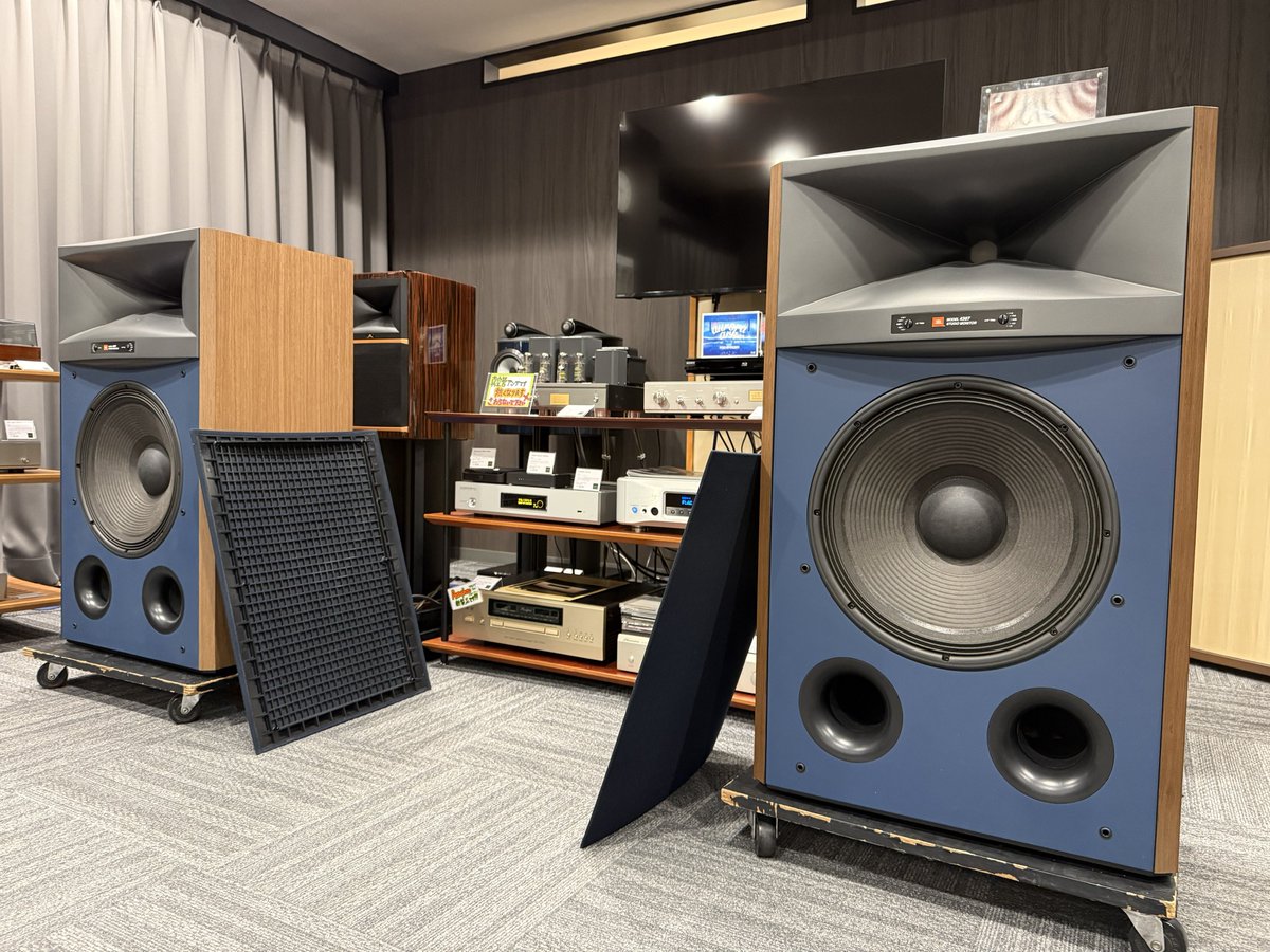 audiounion_akp's tweet image. JBL 4367が中古入荷しました😎

久しぶりにご対面しましたが、改めて大きいですね〜😌
積み下ろしも一苦労です💦

近日中に販売開始予定ですのでお楽しみに✨

#JBL
#オーディオユニオン吉祥寺店