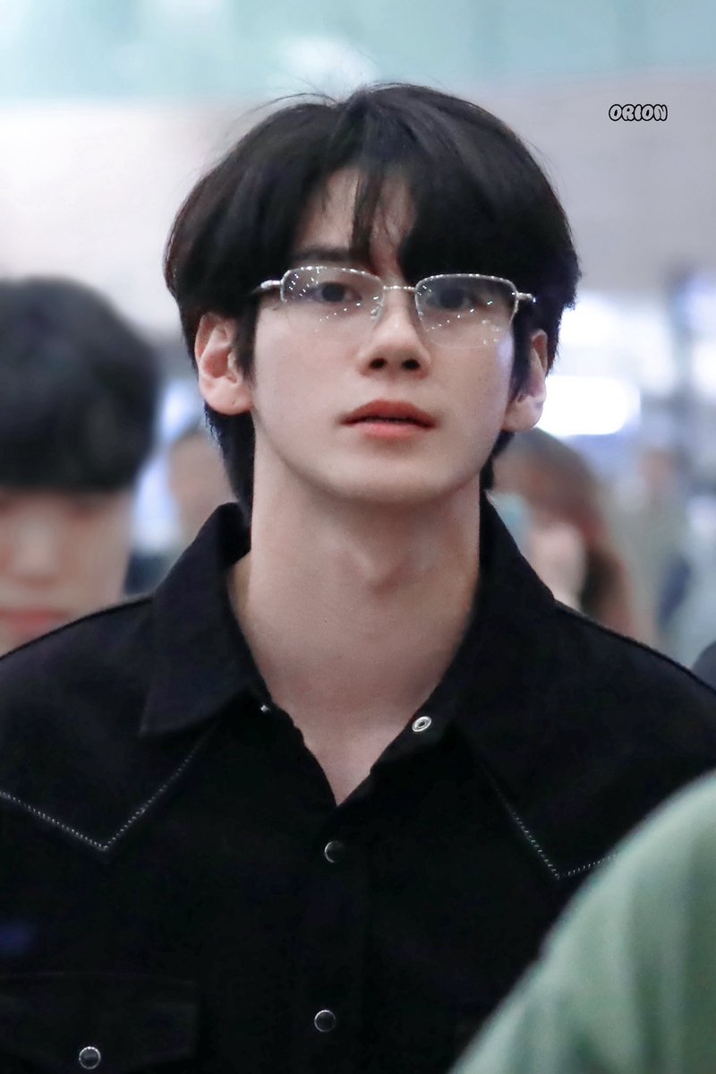 옹성우 얼굴 tweet media