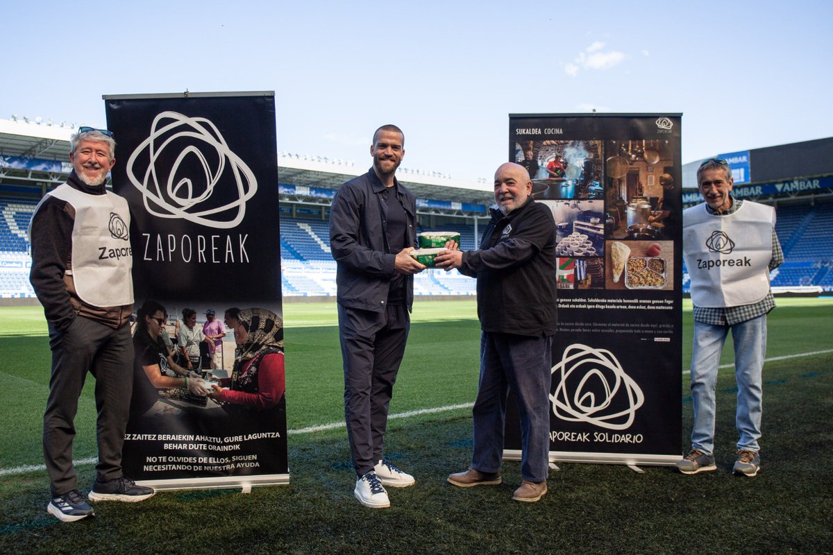 Alaves's tweet photo. Deportivo Alavés, @baskonia y @ProyectoSabores  organizan una gran recogida de arroz en Mendizorrotza y el Buesa Arena 🍚

Toda la info ➡ https://t.co/Ua85wD9I2n

#GoazenGlorioso ⚪🔵 https://t.co/xxFF7jTBX3