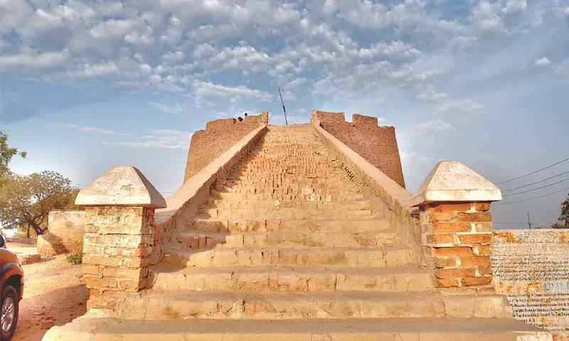 Tawarikh-e-sindh tweet media