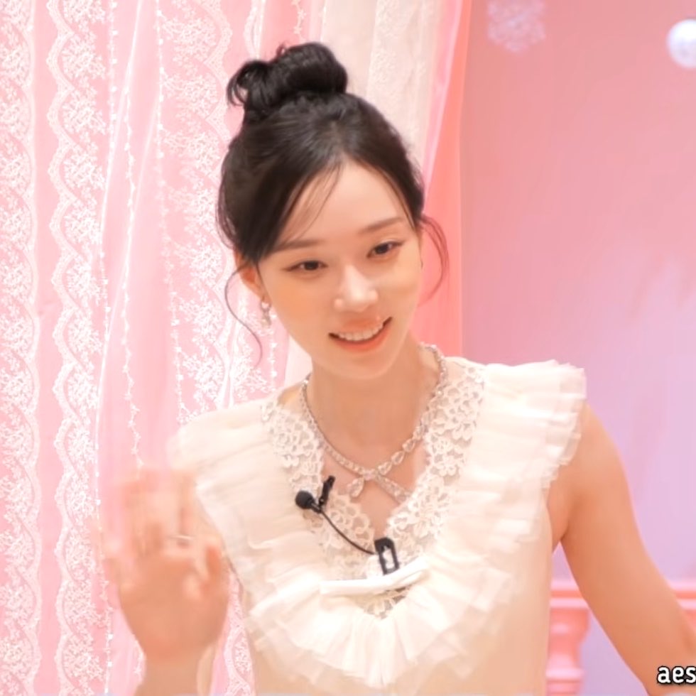 hourly winter tweet media