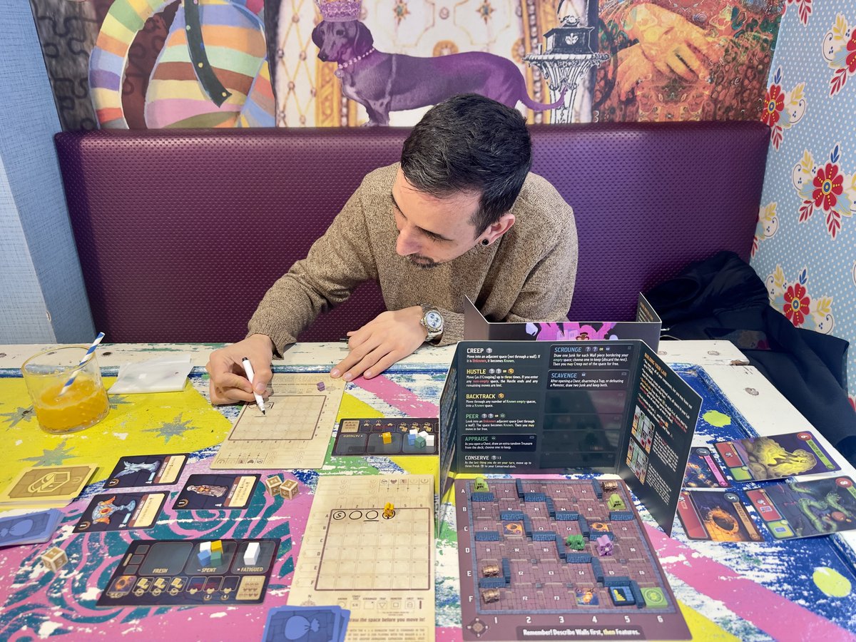 ElPinguinoJugon's tweet photo. Ya llegamos a la caja 2. Por dios, qué divertido es este LAIRS.
Sobre todo cuando te comes el tarro haciendo la mazmorra más puñetera que puedas para ver luego sufrir a tu amigo 🤣🤣🤣 
#boardgames #lairs https://t.co/dCxfz1hY3s