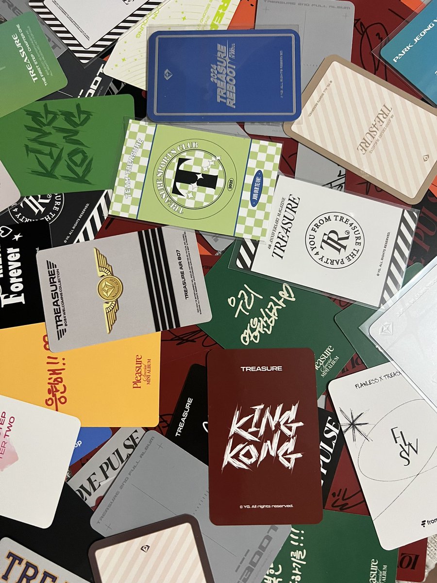 Will give out random photocards tomorrow. 

This is very limited and again, please approach nicely ☺️🫶🏻