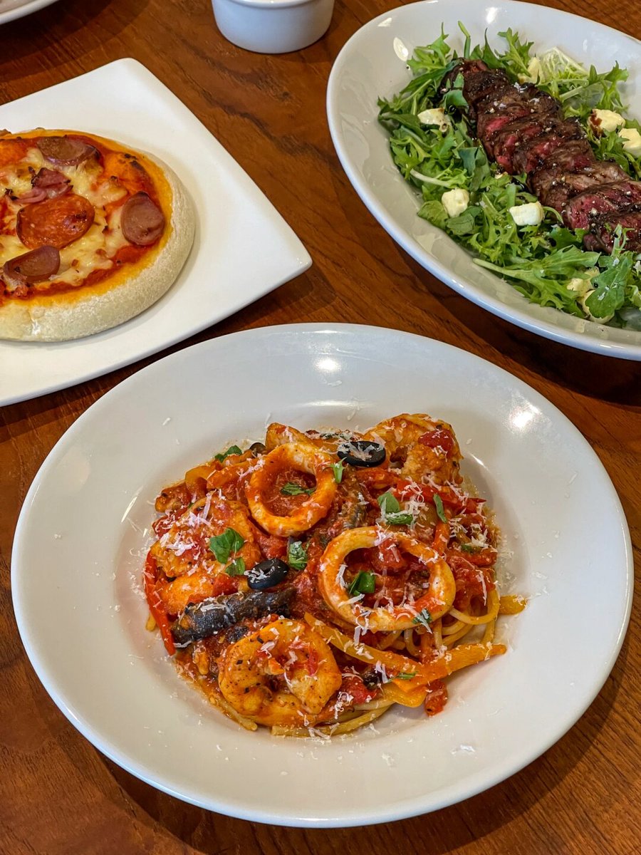 sadikozcn58's tweet image. "Quick u0026 cozy lunch  Grilled chicken, roasted veggies, and al dente pasta tossed with garlic olive oil. Fuel for the afternoon! #HomeCooked #LunchVibes"