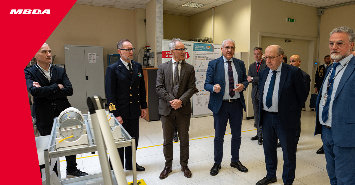MBDAGroup's tweet image. 🇪🇺 Proud to welcome @KubiliusA during his Missile Tour across MBDA sites in Europe.
One clear message: strengthening Europe’s sovereign missile #capabilities is essential.
#MBDA #Defence #Europe

🗞️ Read more: mbda-systems.com/committed-euro…