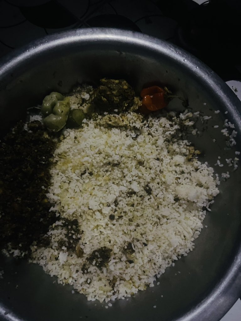 MatthewBil96622's tweet photo. We need help. This is the food water the food we are eating we are suffering a lot. We need help who can help us to have good food me and my civilian.🙏🙏🍚🙏 https://t.co/6MihKqirWo