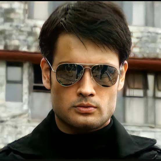 VivChi03's tweet image. He came into my life as a character, but stayed as a forever feeling. #AbhayRaichand is not something I can forget. #pkyek was my first serial love...and till today he holds a very special place in my heart.

#VivianDsena #VDians