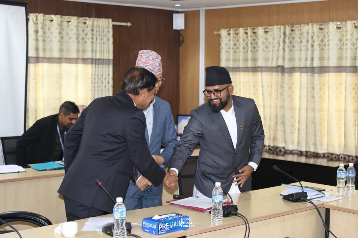 nepalphotolib's tweet image. राज्यका निर्देशक सिद्धान्त, नीति र दायित्वको कार्यान्वयन अनुगमन तथा मूल्याङ्कन समिति सभापतिमा रास्वपाका गणेश कार्की निर्वाचित।
तस्बिरहरु : नेपाल फोटो लाइब्रेरी
#nepalphotolibrary #NewsUpdate #NPL