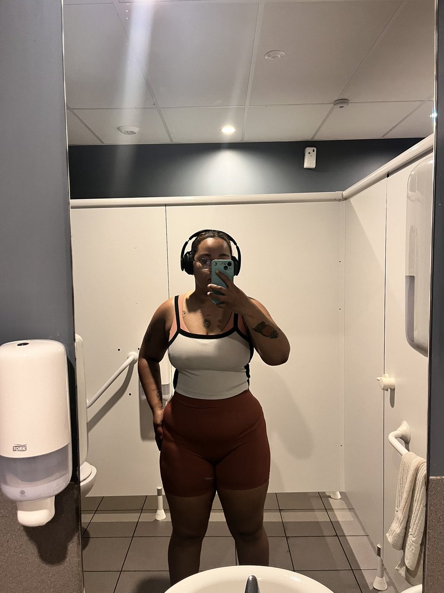 Séllia🍂🌞 tweet media