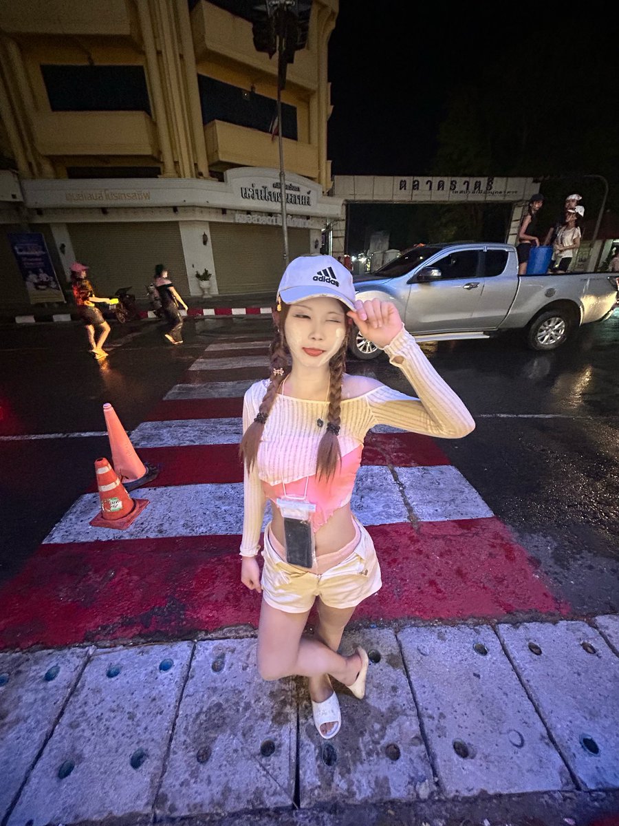 Conne Conne tweet media