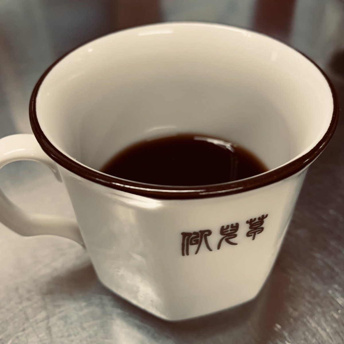 2593cafe's tweet photo. これが三段論法だ !?

良薬は口に苦し（普遍事実）
珈琲は原来薬である（個別事実）
故に
苦い珈琲は不調和な部分をよく治す（結論）

⚫️炭火焙煎の深煎ニブラ🇧🇷をより苦くネルドリップするお店

☕️珈琲 似兒草☕️

まったりどうぞ！

#炭火焙煎
#高賀神水
#ネルドリップ
#深煎り
#喫茶店
#三段論法 https://t.co/MvpmPooPQZ