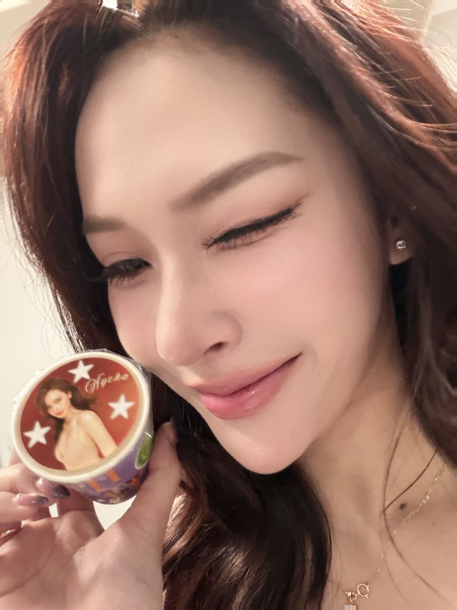 NychaSu's tweet photo. ขอบคุณซีรีส์ที่ทำให้ได้เจอทุกคน บางคนก็มารู้จักกันจากเรื่องนี้ อย่างที่พูดในhall เลยว่าเพราะมีกำลังใจจากทุกคนทำให้อยากไปออกงานไปอีเวนท์อยากไปเจอ ทุกครั้งที่เจอเหมือนได้เติมกำลังใจ จริงๆเมื่อวานยังป่วยอยู่ แต่พอได้เจอได้คุยลืมป่วยเลย😂สุดท้ายก็อยากให้อยู่ด้วยกันไปนานๆน้าาร้าก🩷 https://t.co/sMOIdeSc4c