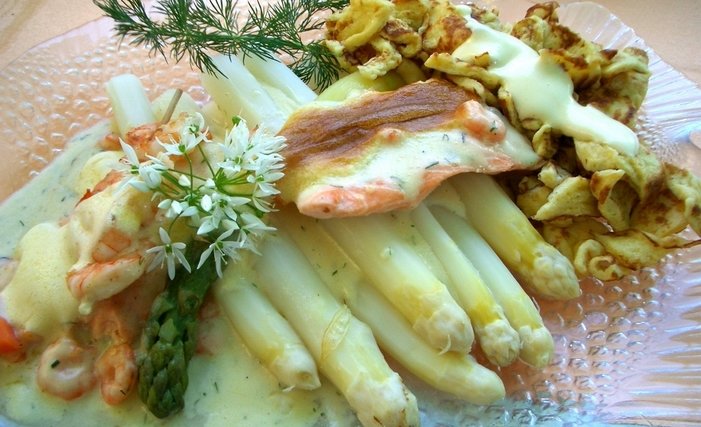 ActualAlemania's tweet image. ¡Spargelzeit! Los espárragos blancos vuelven a dominar las cocinas alemanas. #Alemania #comida #espárragos 🍴 actualidaddealemania.com/2026/04/17/spa…