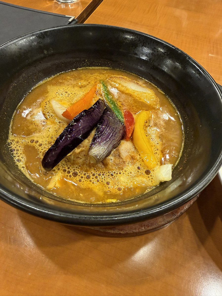 夜の会食前にスープカレー食べて
果たして会食は大丈夫なのか俺？🤣🤣

まあ太るだけかな😂😂

#バスケ遠征飯
#北海道バスケ遠征
#スープカレー