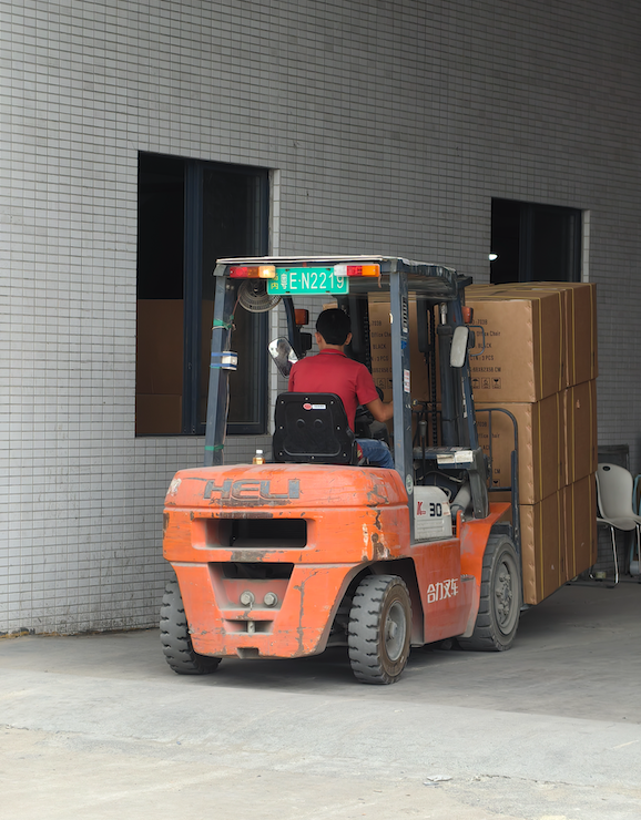 FoshanBoke's tweet image. Our well-organized production system supports steady monthly output, ensuring timely and safe shipment. We deliver comfortable office chairs to clients around the world.
#TimelyDelivery #OfficeSeating #FactoryDirect #GlobalShipping