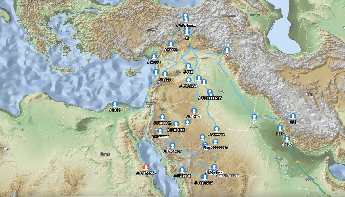 EgyptYDNA's tweet photo. 🇪🇬 عينة Y-DNA مصرية – J-FTE12562 (تحت J-FGC8812)

TMRCA: حوالي 1500 سنة | التكوّن: حوالي 1500 سنة

🧬 تفاصيل العينة

رقم العينة: IN128516
الاسم: محمد صباح
الجد: أحمد صباح (مواليد 1945 – وفاة 2011)
الموقع: شمال سيناء
الدولة: مصر
السلالة الأبوية: J-FTE12562
نوع الفحص: Big Y-700

المسار الجيني
J-M304>M267>CTS12238>Z2217>L620>PF4832>L136>Z1874>P58>CTS9721>PF4678>Z1865>Z1853>L862>PF4843>YSC0000235>PF4638>Z27715>YSC0000234>L858>FGC11>FGC7638>FGC1722>FGC1720>FGC1723>FGC1695>FGC1707>FGC1705>FGC1721>FGC8812>FGC8806>FGC8810>FGC8797>FGC8814>FTE12562

تنتمي هذه العينة المصرية إلى السلالة J-FTE12562، وهي فرع من السلالة J-FGC8812.

تنتمي العينة إلى قبيلة السماعنة، وترجع أصولها إلى بني عذرة ضمن قبائل قضاعة العربية.

تُعد هذه السلالة نادرة جدًا، حيث لا يوجد تحتها سوى عينة واحدة أخرى من المملكة العربية السعودية (المدينة المنورة)، وتنتمي إلى بني موسى من قبيلة جهينة.

ومن الجدير بالذكر أن الفرع الأعلى FGC8810 يظهر بشكل متكرر في السلالات المرتبطة بقبائل مثل جهينة ونهـد.

يُقدّر عمر الج�� المشترك بين هذه العينات بحوالي 1500 سنة، وهو ما يضع هذا الارتباط في بدايات العصر الإسلامي.

ستساعد الفحوصات المستقبلية للـ Y-DNA في تحديد ما إذا كانت هناك فروع أخرى مرتبطة بهذه السلالة.

روابط Y-DNA
https://t.co/2MdaSyLfw5

https://t.co/dMm1R4GbhY

🗺 ملاحظة الخريطة
المسارات الهجرية المعروضة في الخرائط الجينية هي تمثيلية وتوضيحية فقط.
وهي تعبّر عن البنية التشعبية الجينية ولا تعني بالضرورة مسارات هجرة تاريخية دقيقة.

#FTE12562 #FGC8814 #FGC8797 #FGC8810 #FGC8806 #FGC8812 #FGC1721 #FGC1705 #FGC1707 #FGC1695 #FGC1723 #FGC1720 #FGC1722 #FGC7638 #FGC11 #L858 #Z27715 #PF4638 #YSC0000235 #PF4843 #L862 #Z1853 #Z1865 #PF4678 #CTS9721 #P58 #Z1874 #L136 #PF4832 #L620 #Z2217 #CTS12238 #M267 #M304