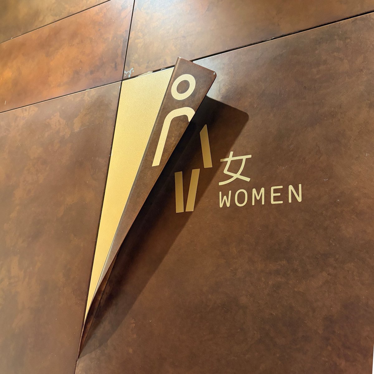 🇨🇳本日ABEILLE、INSANE2👀
怖いのダメな人はインセイン絶対無理だけど、２が好きだから大丈夫な人は１からやってほしい〜
現在HAVENとABEILLEで人気を二分しております 明日のMUSEでランキングを決しよう、、