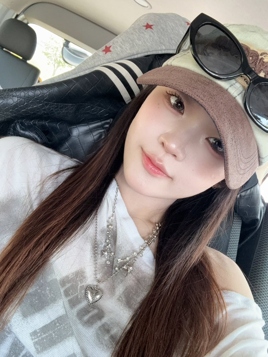 2face_official_'s tweet image. ［📸💛］

EYESに会えるの楽しみだな~🫶🏻🎀

#2FACE
#NIKO