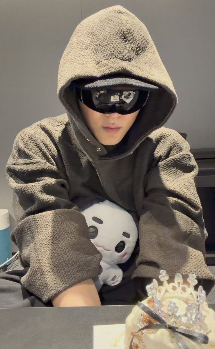 툥냥 ૮₍˶• . • ⑅₎ა tweet media