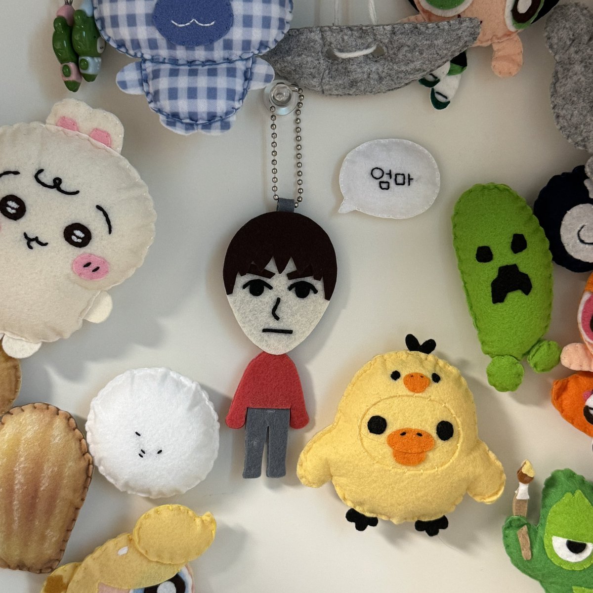 아니 이 엄마 펠트인형이 진짜 개뿜
포장할 때 얼마나 즐거우셨을까