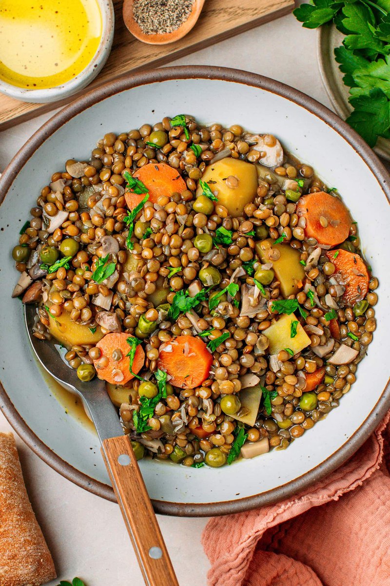 FullPlants's tweet photo. This vegan lentil stew is hearty, satisfying, and made in just one pot. It features green lentils simmered in a beer-infused broth with potatoes, carrots, and mushrooms. A wholesome, deeply comforting meal that the whole family will love!
https://t.co/FZNt30STTZ https://t.co/0SavkKUClo