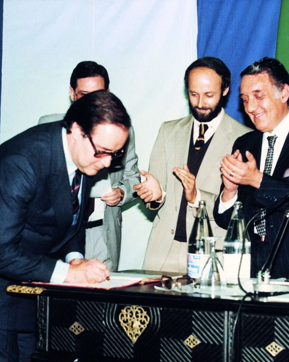 FCPorto's tweet image. O Presidente dos Presidentes 🔵⚪️

#NesteDia, há 44 anos, Jorge Nuno Pinto da Costa venceu o primeiro ato eleitoral, tomando posse, depois, a 23 de abril de 1982 🤝

#ImortaisPorDireito