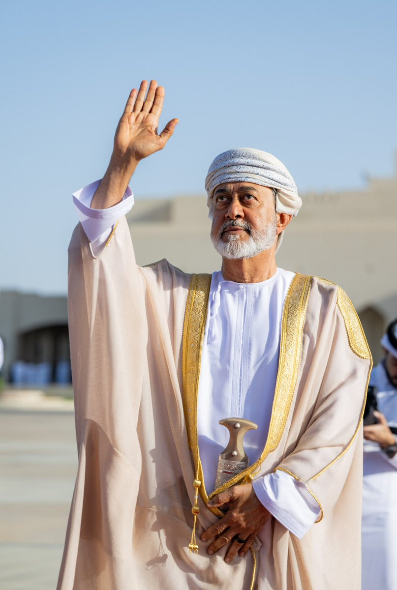 سلطان بن سيف tweet media