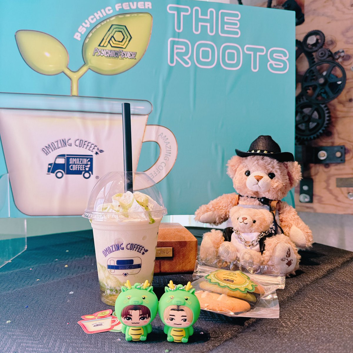 *mo❯❯❯ tweet media