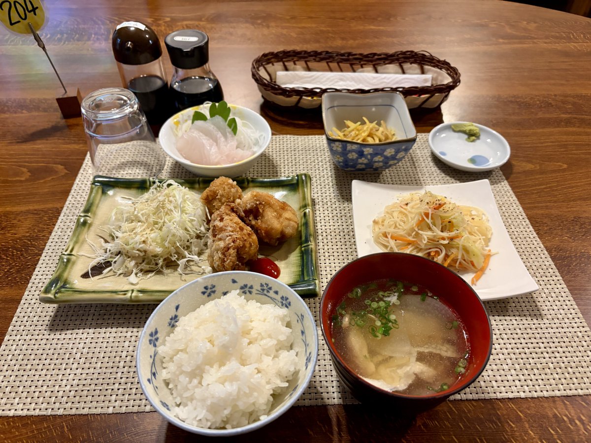 えびたん tweet media
