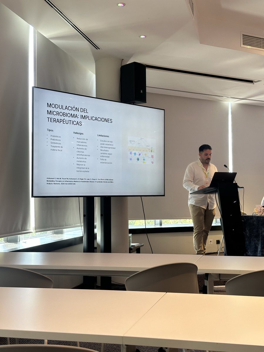 aadea2017's tweet photo. Rol del microbioma en la modulación de la respuesta autoinmune.

👉🏻 Dr. Carlos Peña Morcillo.

#XIIIcongresoAADEA https://t.co/f3qsHT9Agu