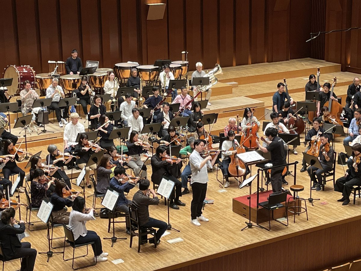 【当日券13:45から販売 #アクロス福岡】あす18日(土)15時開演の定期演奏会リハーサルを本日行いました。21年ミュンヘン国際音楽コンクール優勝でいま最も注目を集める #岡本誠司 さんとの #ブリテン のヴァイオリン協奏曲をぜひ会場で！
kyukyo.or.jp/cms/16228
#九州交響楽団 #九響