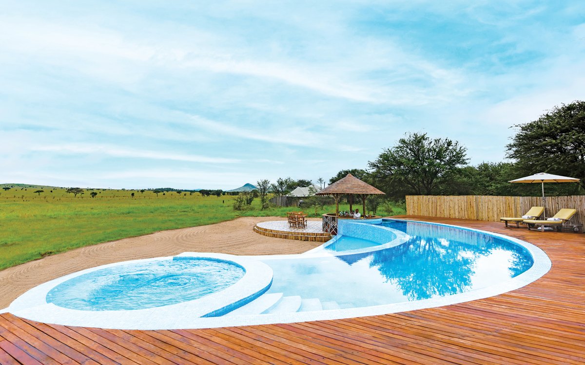 BontelSafaris's tweet image. Golden light, endless plains &amp;amp; pure serenity 🌅One Nature Nyaruswiga in the heart of the Serengeti redefines safari luxury — private decks, outdoor tubs &amp;amp; front-row seats to the Great Migration. #Serengeti