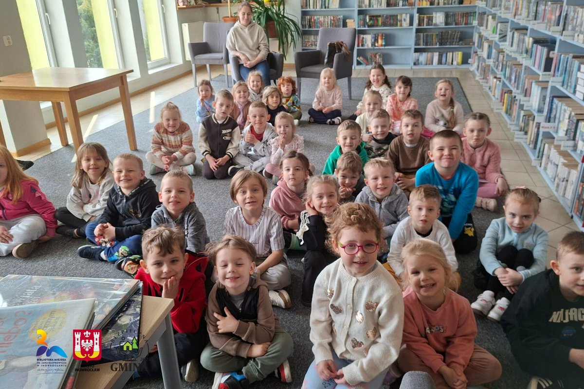 bmjkinowroclaw's tweet image. Jak wysoko jest niebo?  - 
#bmjkinowroclaw #Inowrocław #biblioteka
-  jan-kasprowicz.bmino.pl/jak-wysoko-jes… 
Na tak zadane pytanie próbowały znaleźć odpowiedź przedszkolaki z Muzycznej Krainy. Z okazji przypadającego 14 kwietnia Dnia Patrzenia się w Niebo dzieci miały okazję zanurzyć się...