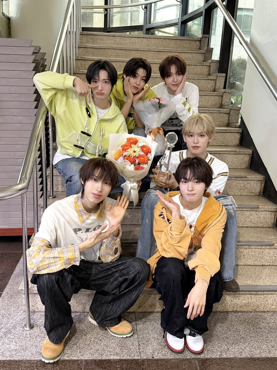 KickFlip tweet media