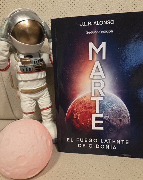 aquimislibros's tweet image. Una corporación sin escrúpulos que extrae Helio‑3 en la Luna y en Marte. Una sociedad sometida que tiene prohibida la comunicación verbal. Un grupo misterioso que vive al margen del sistema. Un protagonista, Kavi, que prepara una revolución.
#Leer #Libros
studiuminlibris.blogspot.com/2026/04/marte-…