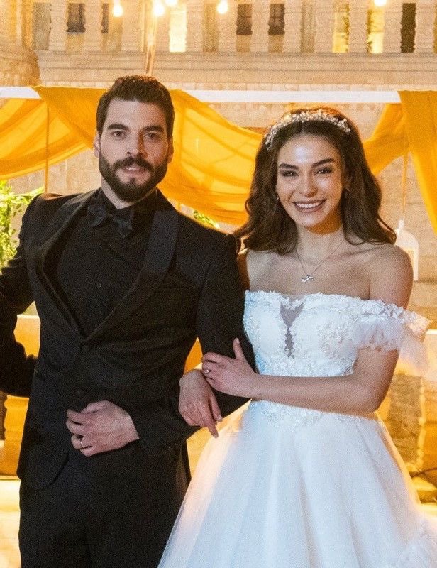 tvdiizidunyasi's tweet image. Tv tarihinin en yakışan çiftiydiler çok yakışıyorlardı o dönem sosyal medya sallanıyordu bu iki çift için vay be