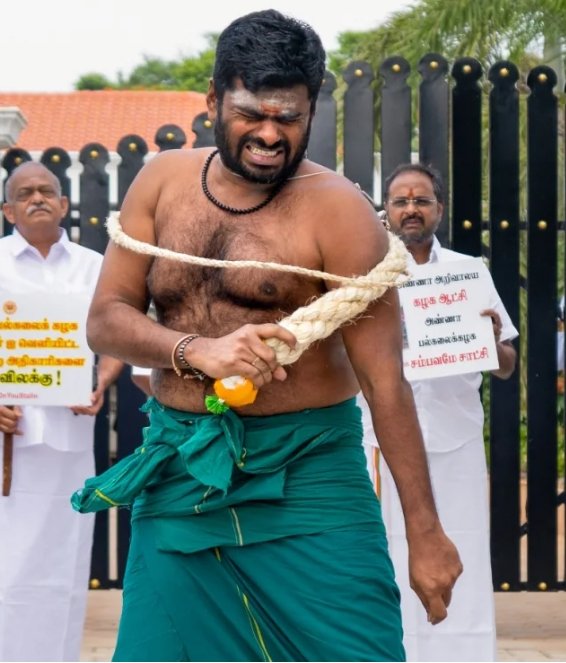 PrakashRaghav's tweet image. The #BJP’s top Tamil Nadu leader...#Rasmalai? Seriously? He’s a habitual liar who got booted from his party position, yet projects himself as a leader, propped up by his PR machinery and a dedicated war-room IT wing.😡
Such an important bill, yet it contains no details on the