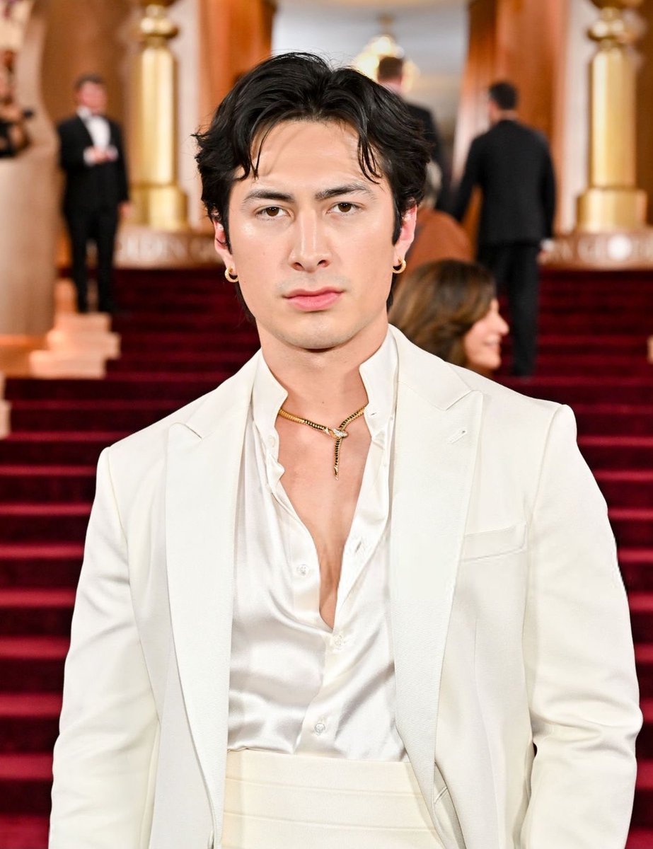 zoé✮⋆˙🦈🏒 tweet media