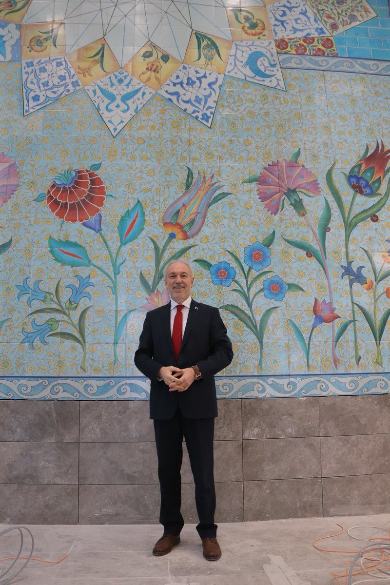 ksaracoglu43's tweet photo. Nasibinde varsa, bütün dünya karşına dikilse bile gelir seni bulur.
Nasibinde yoksa, sen bütün dünyayı önüne sersen de ellerinden kayıp gider.
O yüzden telaş etme, yorma kendi kalbini.
Olanda hayır, olmayanda bin hayır vardır,  görebilene…

Hayırlı Cumalar Selam ve Dua ile https://t.co/ae0L1w6YLk