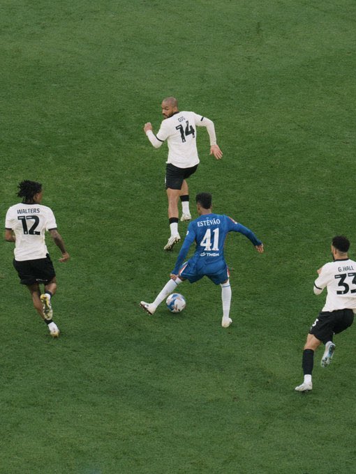 Ajukwugifted's tweet image. Estevao William is one player every Chelsea supporter would love to see succeed at Stamford Bridge.
Imagine if he backs hatrick against Manchester United tomorrow 
#chelsea #Estevao #manchesterunited #premierleague