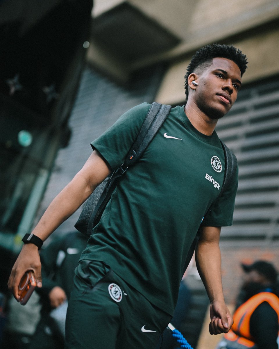 Ajukwugifted's tweet image. Estevao William is one player every Chelsea supporter would love to see succeed at Stamford Bridge.
Imagine if he backs hatrick against Manchester United tomorrow 
#chelsea #Estevao #manchesterunited #premierleague